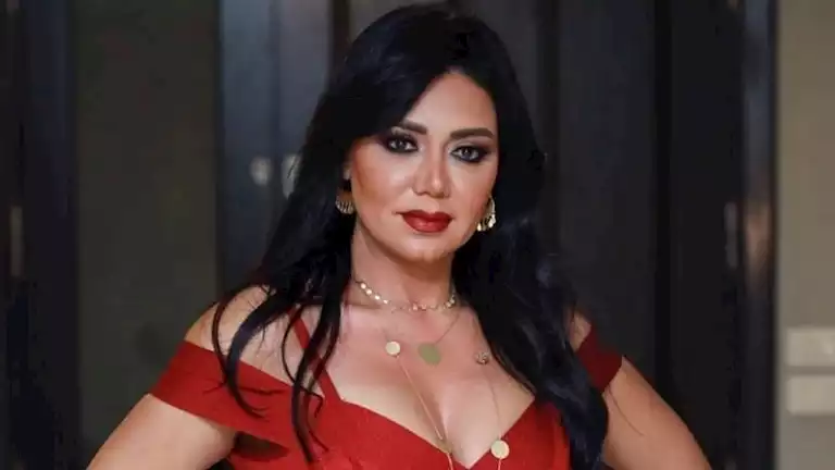 رانيا يوسف بسبب دور الراقصة: "عايزة أشوف مي عمر هتتشتم ولا أ