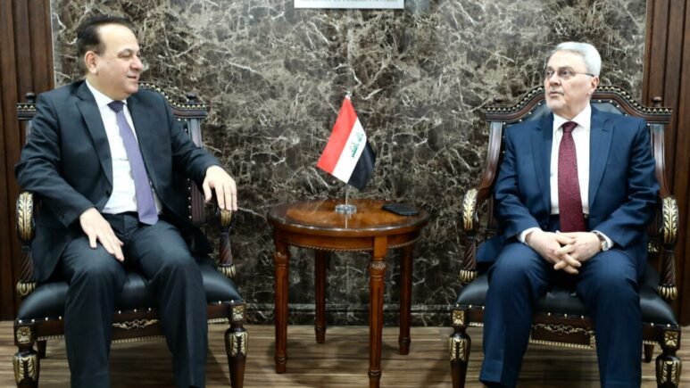 الخارجية العراقية تستدعي السفير اللبناني بسبب تصريح عن الحشد الشعبي