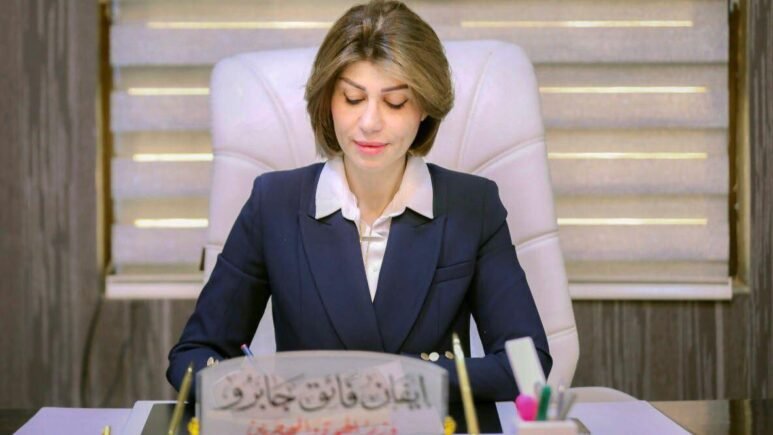 "السلات الغذائية" تلاحق وزيرة الهجرة العراقية.. وثيقة