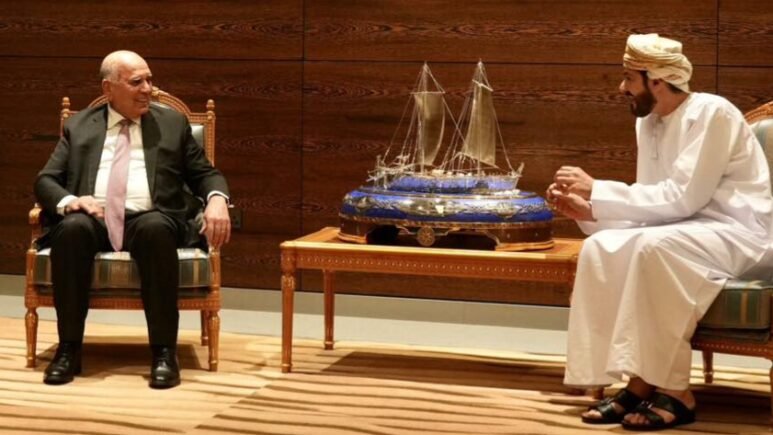 فؤاد حسين يصل عُمان لتبادل وجهات النظر بشأن "التحديات الراهنة"