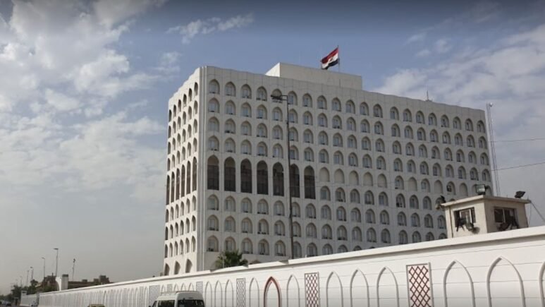 العراق يفند رسالة ترامب "الخطيرة" بشأن الفصائل المسلحة