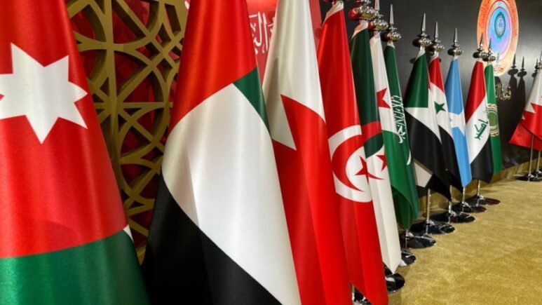 سياسي عراقي يقترح على السوداني دعوة ترامب لحضور قمة بغداد