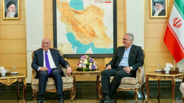 وزير الخارجية العراقي يصل طهران.. هذا ما يتضمنه جدول الأعمال